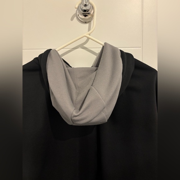 Woman’s Carhartt Black Hoodie Size XXL - Picture 6 of 8